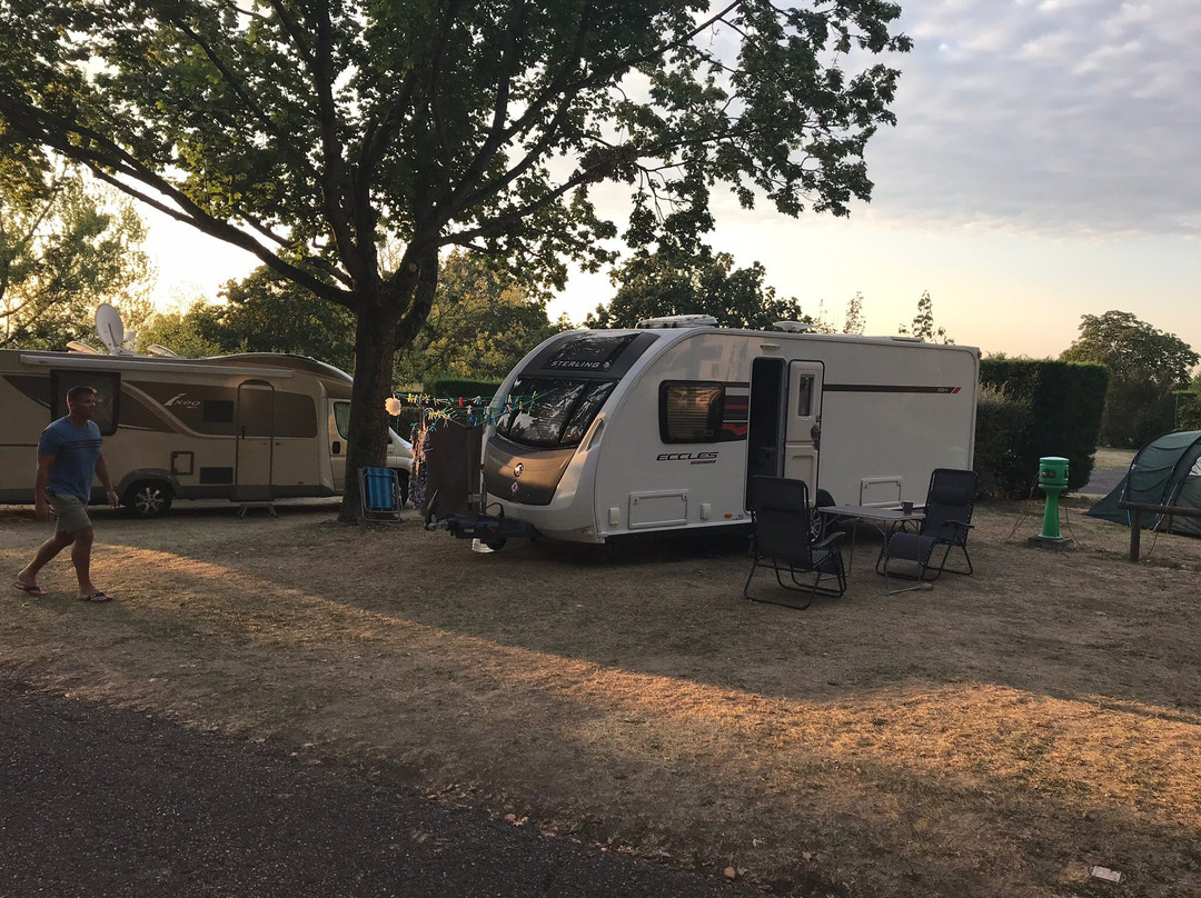 Camping le Mont Libre - Cottage & Espace Nature - Gannat