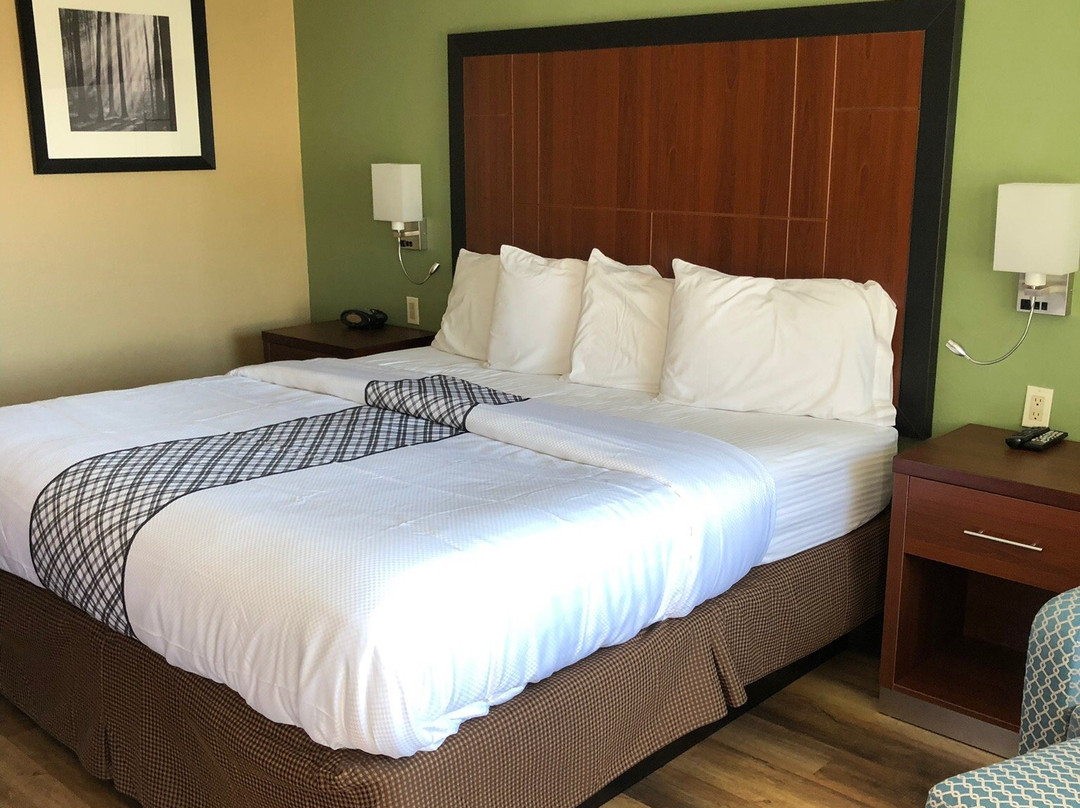 Knight's Inn Motel主图