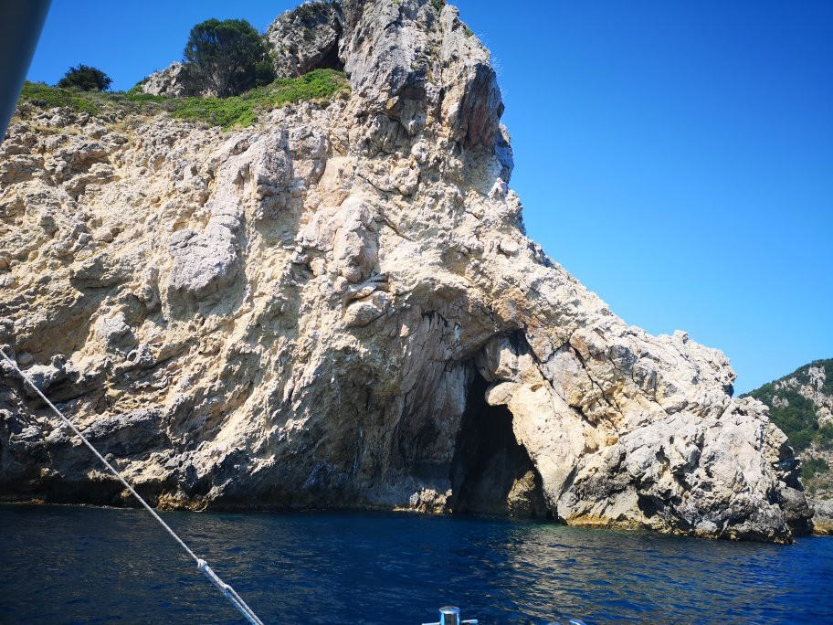 Ampelaki Beach-Paleokastritsa必去景点