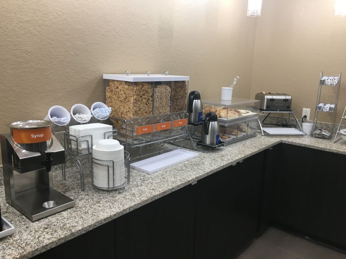 爱荷华锡达拉皮兹机场丽怡酒店-餐饮
