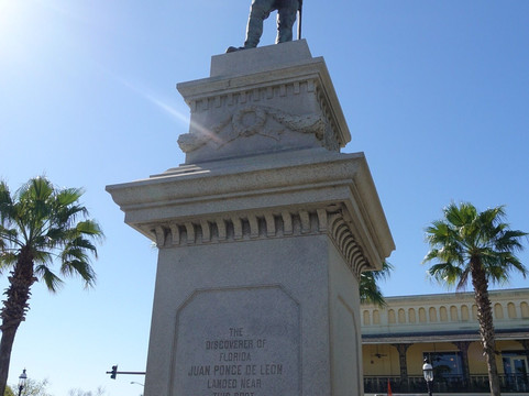 Plaza de la Constitucion-圣奥古斯丁必去景点