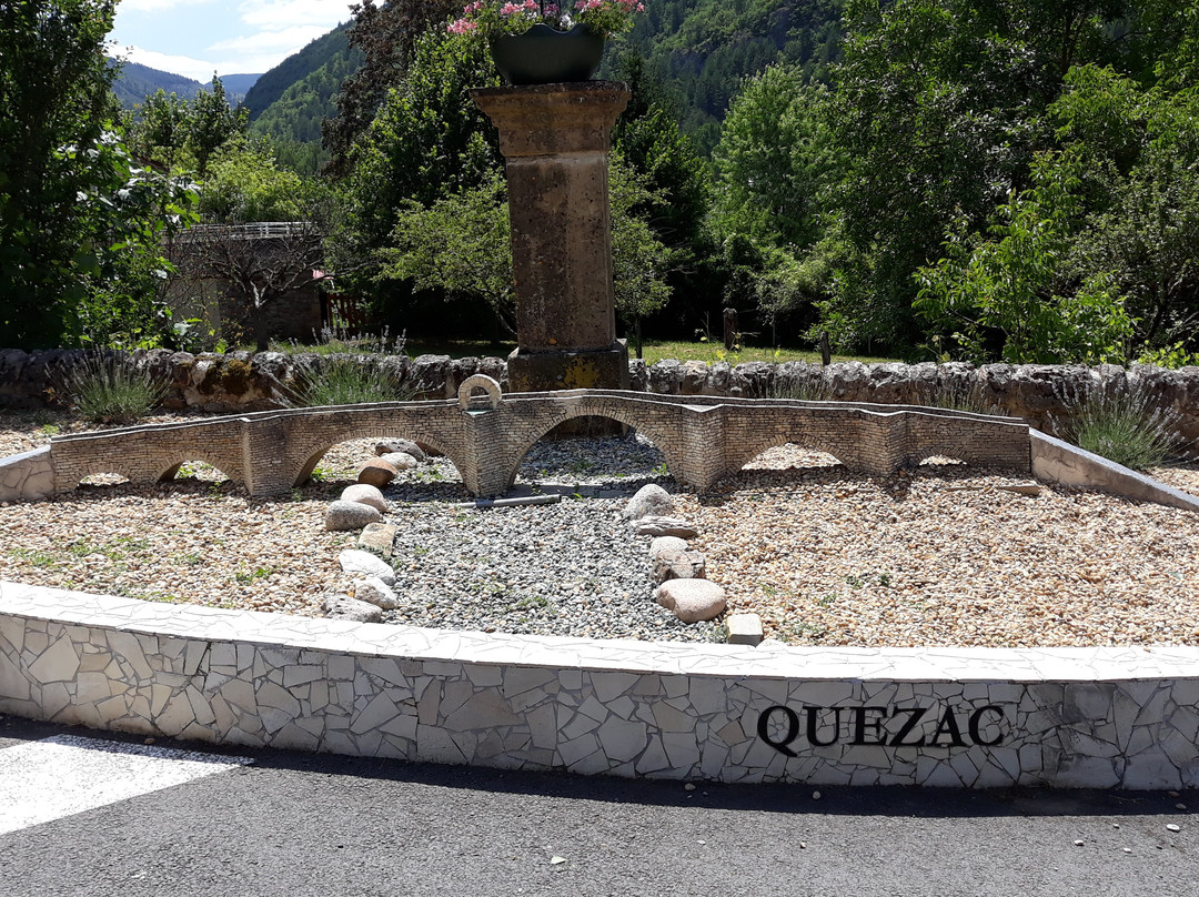 La Source de Quezac景点图片