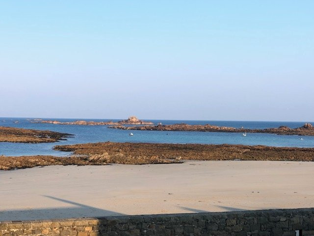 Cobo Bay Hotel主图