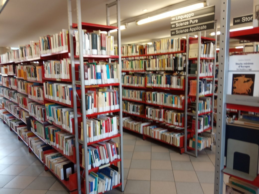 Biblioteca Civica di Cologno Monzese景点图片