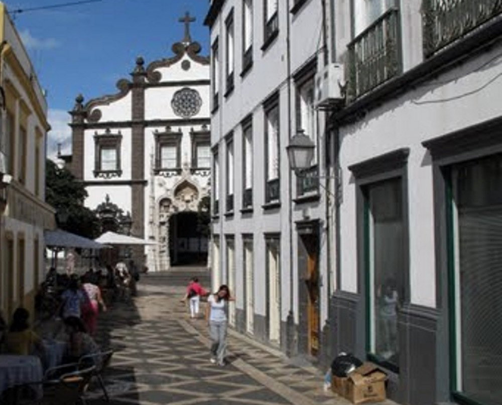 Igreja Matriz de São Sebastião-蓬塔德尔加达必去景点