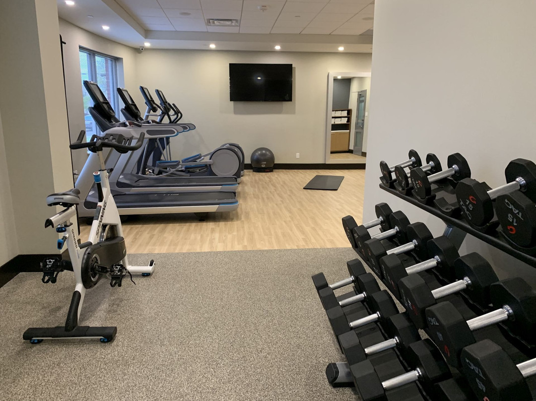 Embassy Suites By Hilton Montreal Airport主图