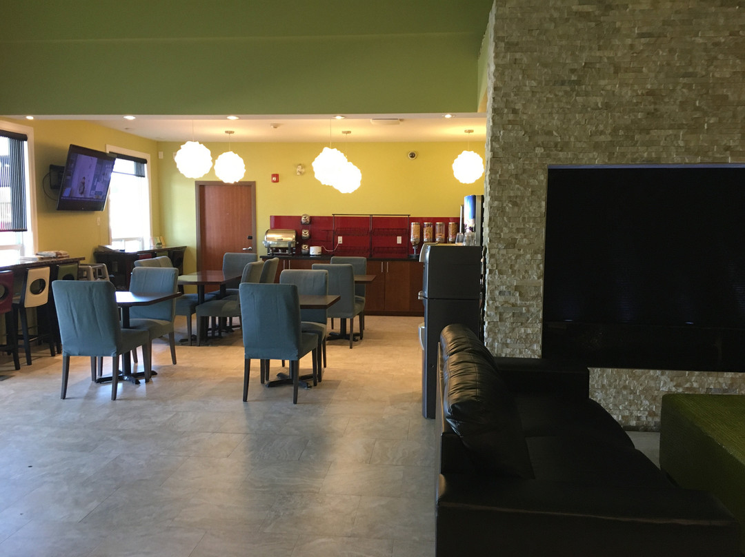 Ramada by Wyndham Carlyle主图