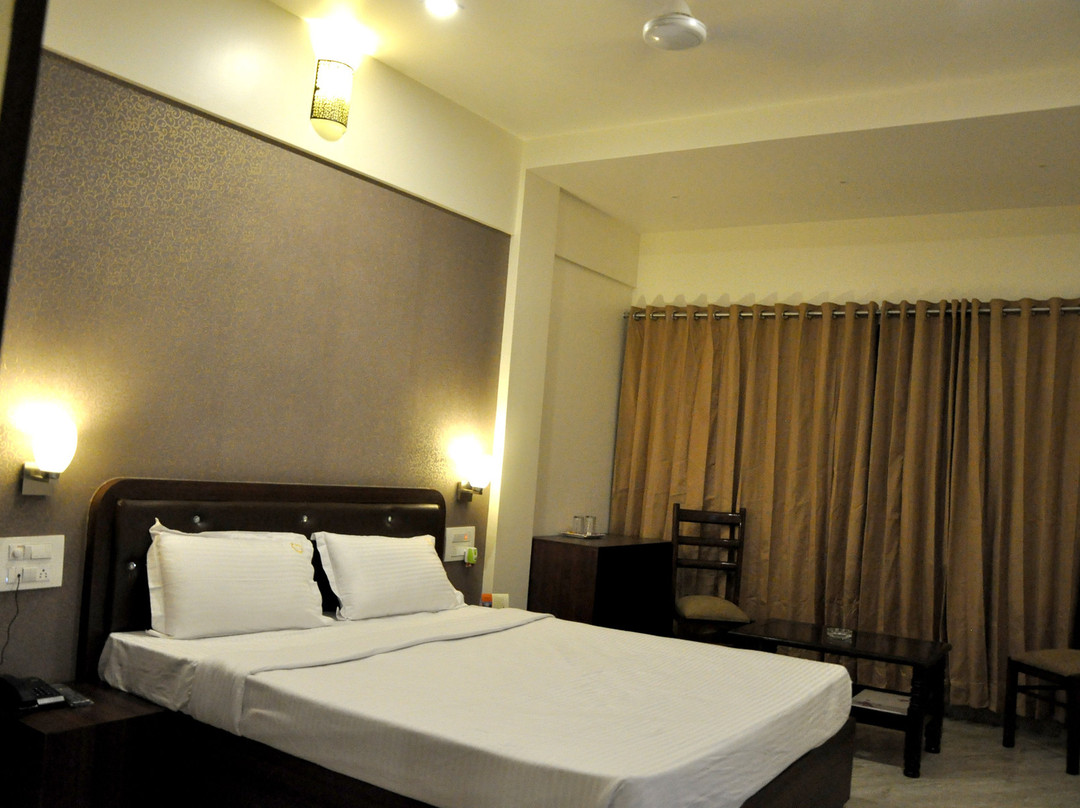 Hotel Gulmohar Pride主图