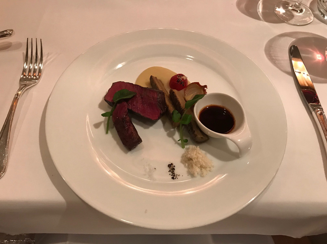 Hazel Grouse Manor主图