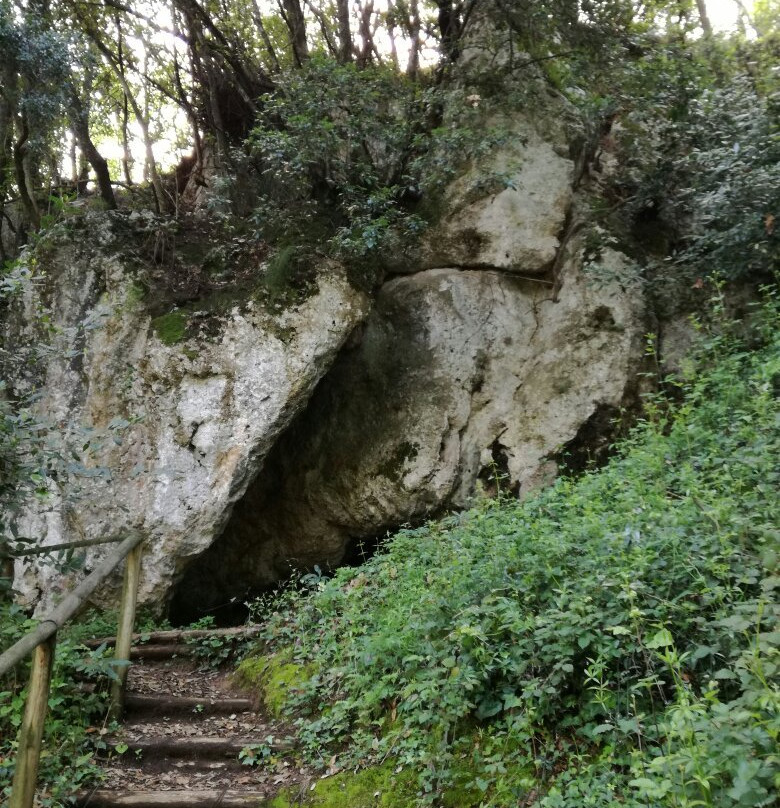 Parco Archeologico-naturalistico Buca delle Fate景点图片