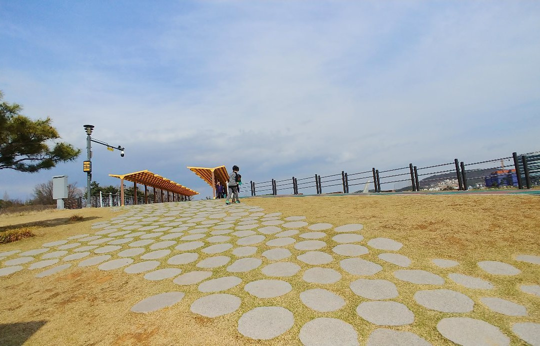 Unjeong Lake Park景点图片