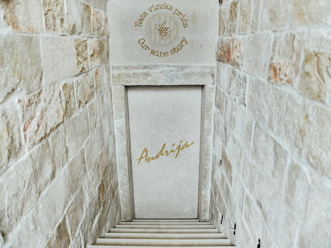 Andrija Wine Cellars景点图片