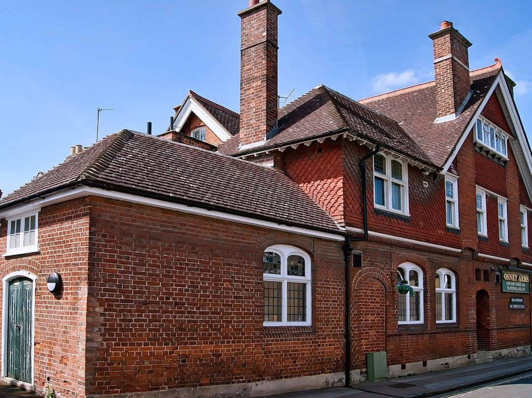 奥斯内艾姆酒店主图