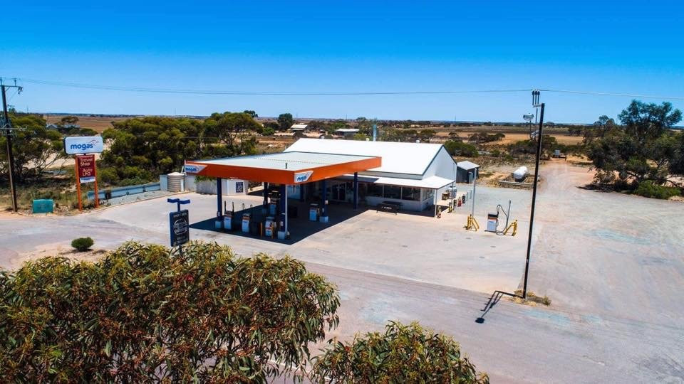 Port Kenny餐馆和美食-Golden Wattle Mogas Roadhouse