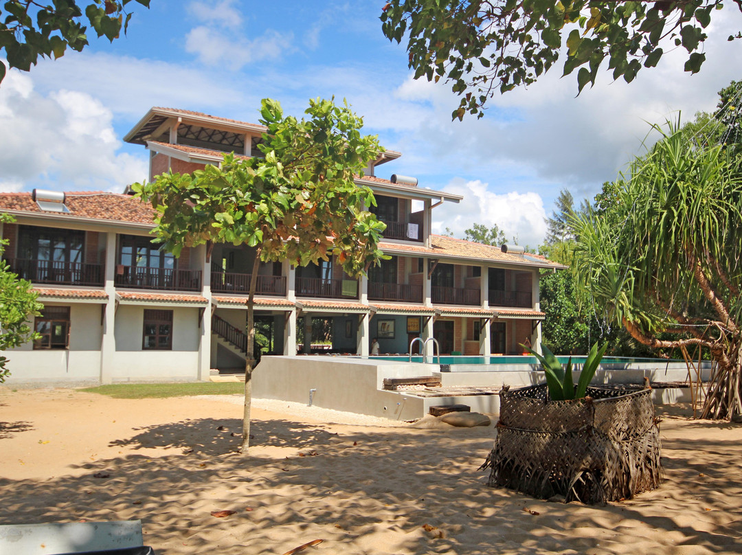 思瑞海滩酒店主图