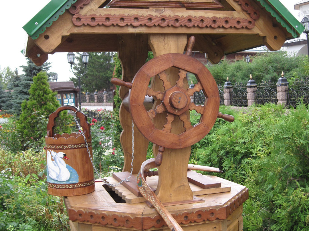 Holy Trinity Men's Monastery-秋明必去景点