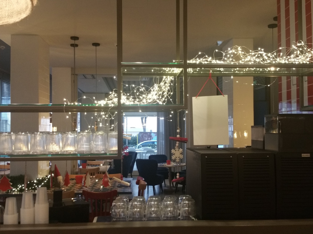 拉蒙萝莎酒店主图