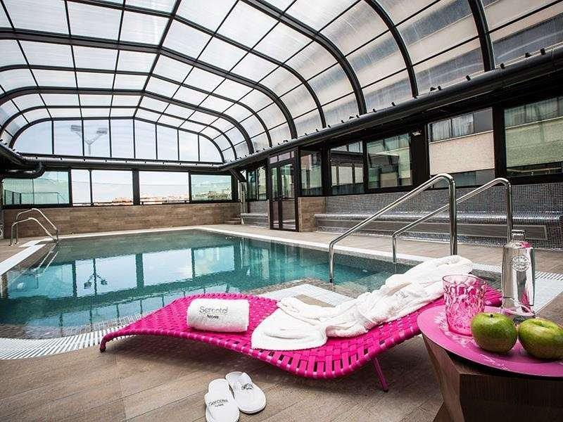 鲁纳格拉纳达塞尔科蒂尔大酒店主图