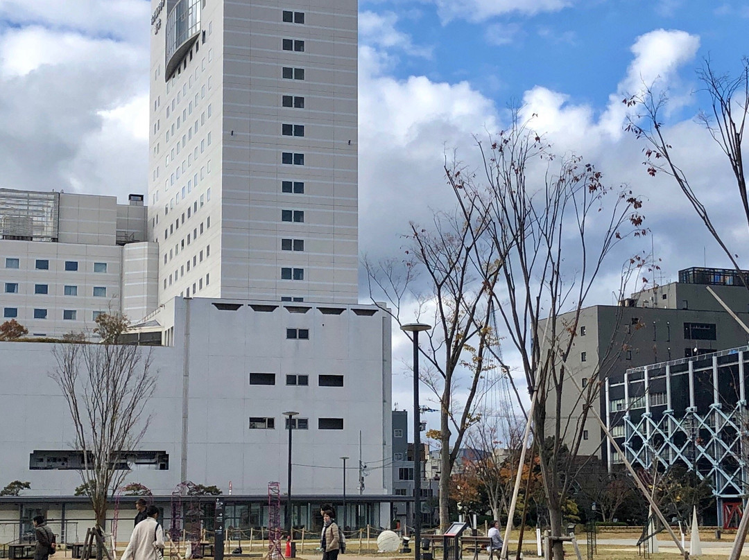 Chuou Park Tennis Court景点图片