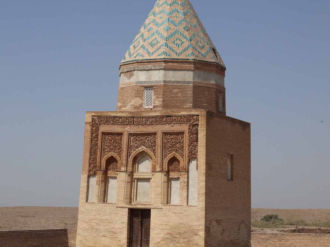 Il Arslan Mausoleum景点图片