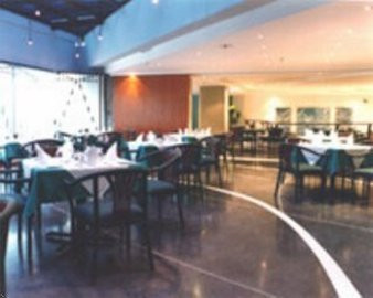 查考套房酒店主图