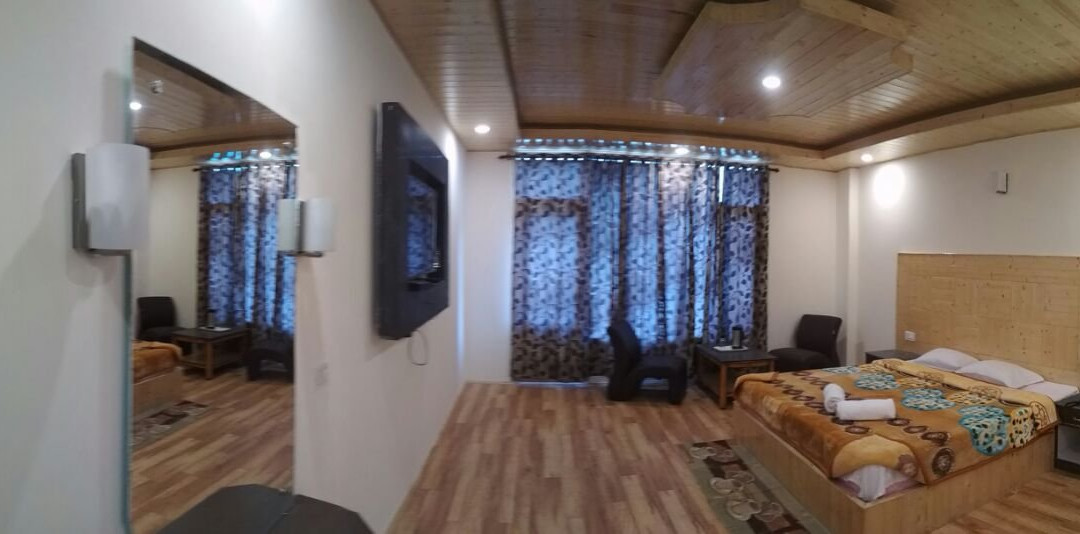 The Explorers Inn主图