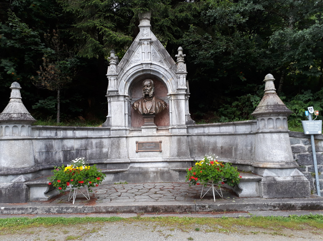 Kaiser Wilhelm Denkmal-泉卡斯汀必去景点