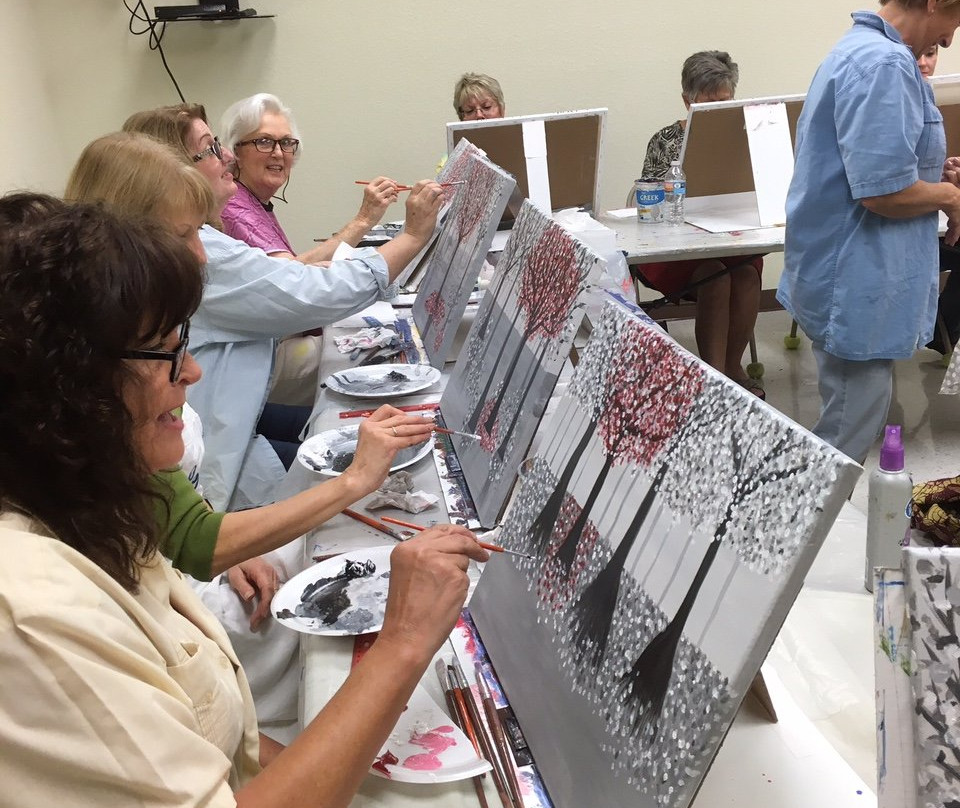 Trish Henkel Art- Paint and Take Workshop-那不勒斯必去景点