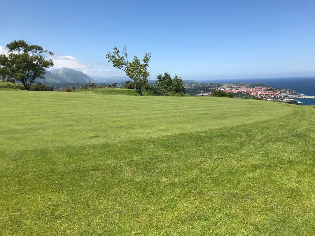 Club de Golf Municipal-利亚内斯必去景点