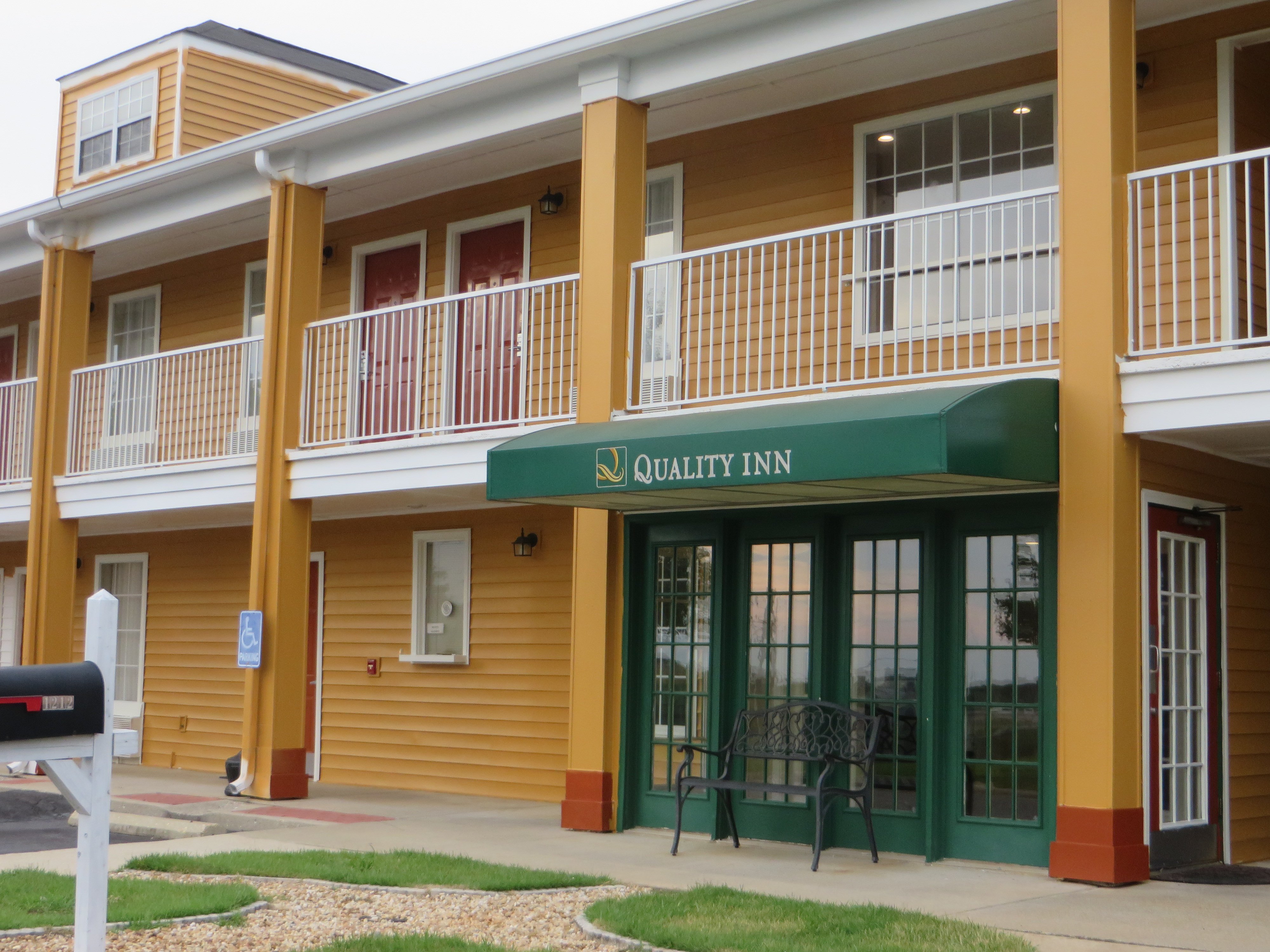 Quality Inn University Area-浴室