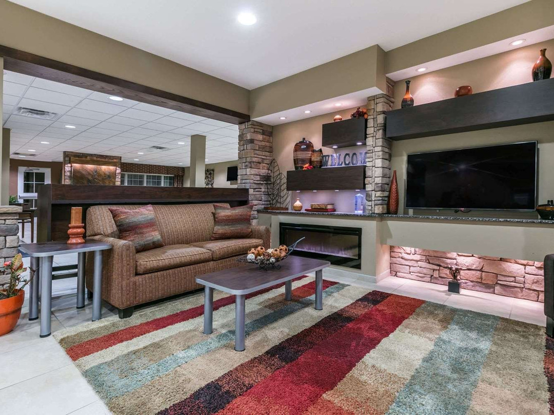 Sleep Inn & Suites Steubenville At The University主图