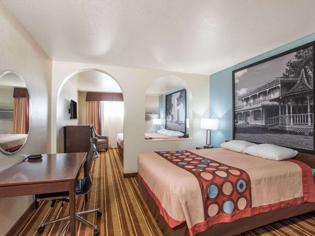Super 8 by Wyndham Claremore OK主图