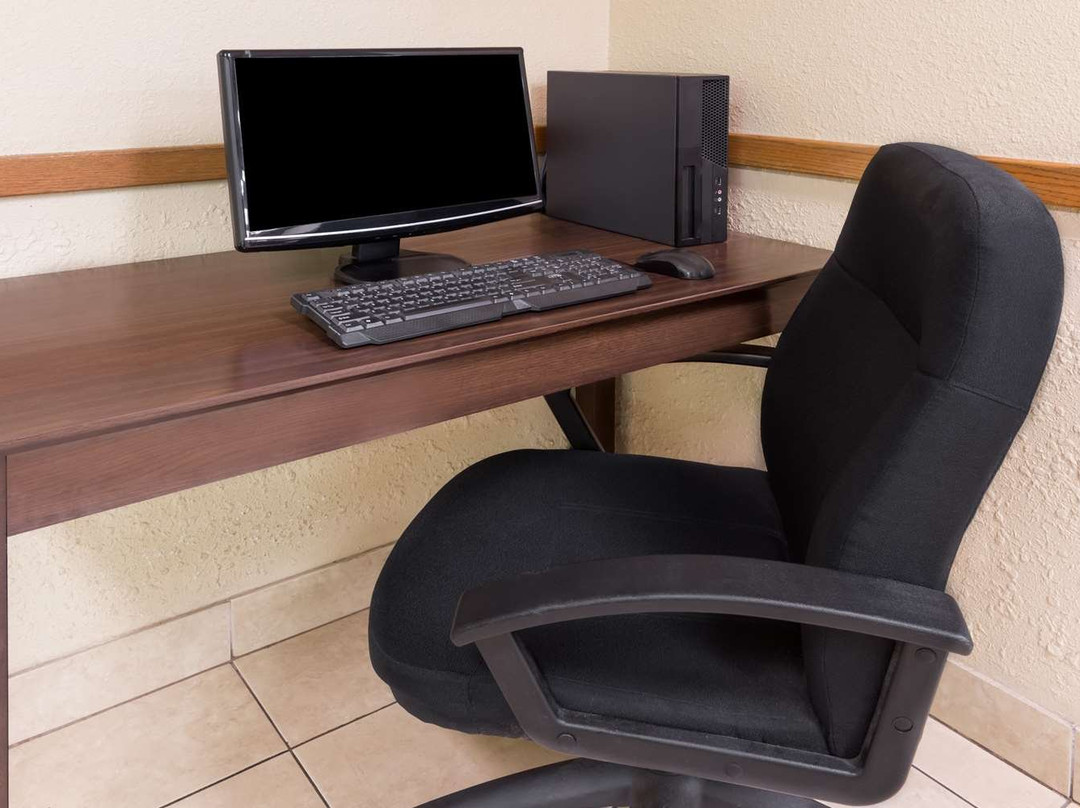 Super 8 by Wyndham Plymouth主图