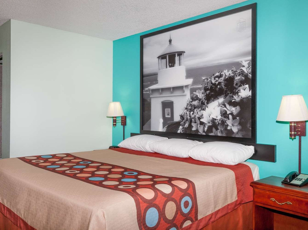 怀里卡速8酒店主图