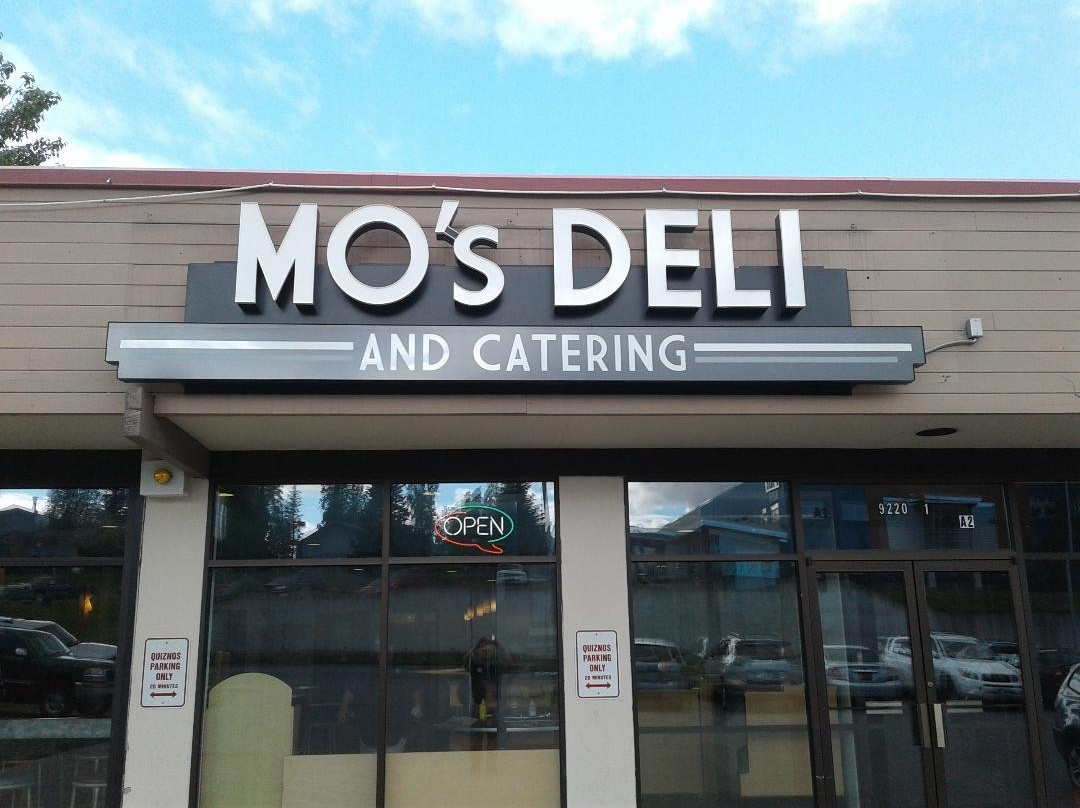 Mo's Deli and Catering