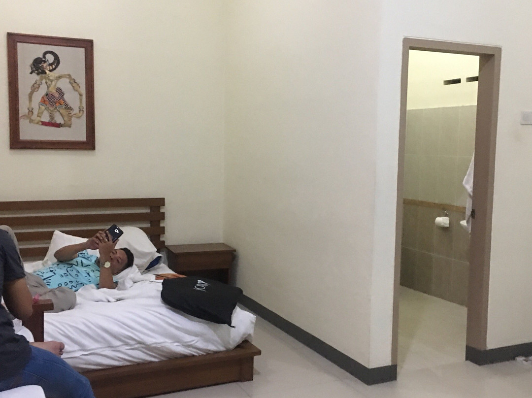 炽布大酒店主图