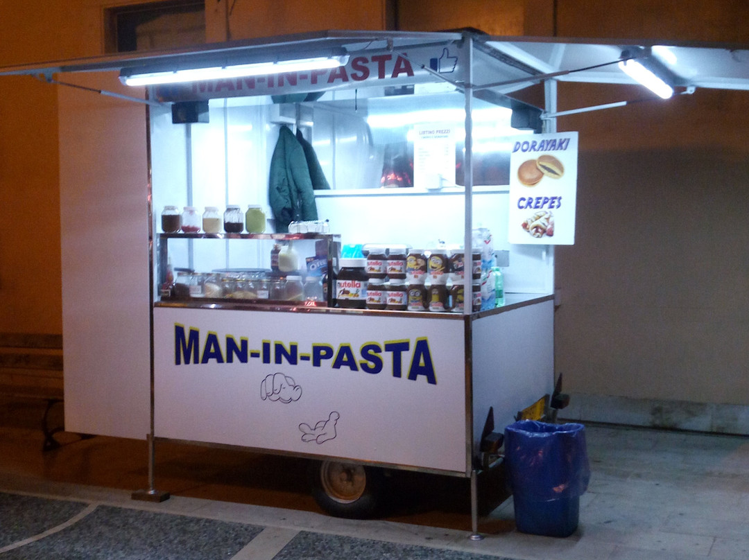 Man-in-pasta StreetFood