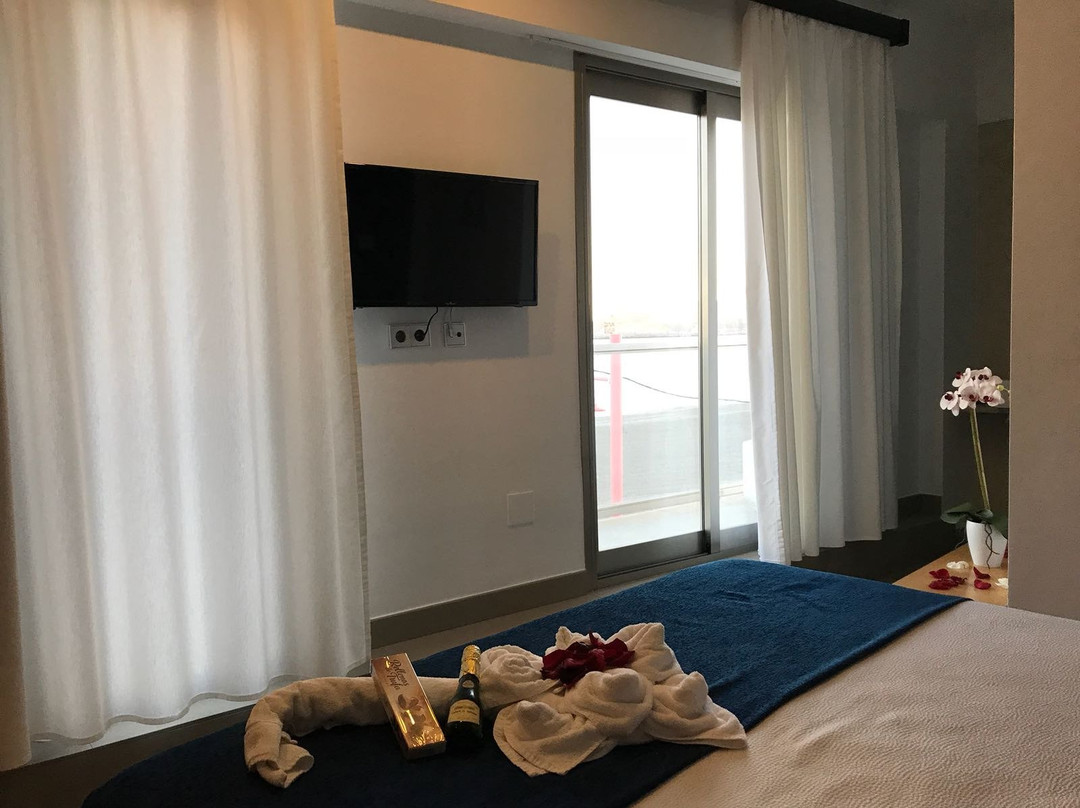 Hotel Alboran主图