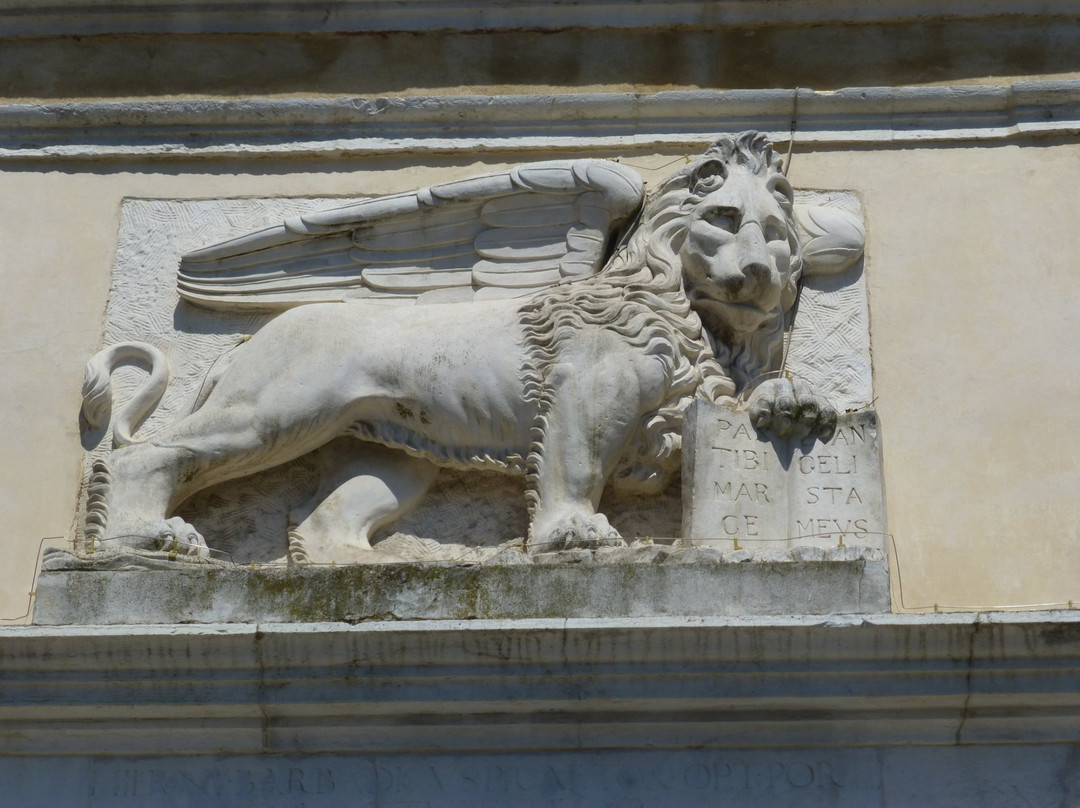 Valli旅游景点-Porta Garibaldi