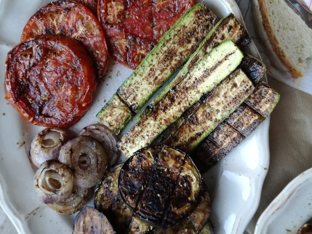 To Zefki Greek Traditional Tavern