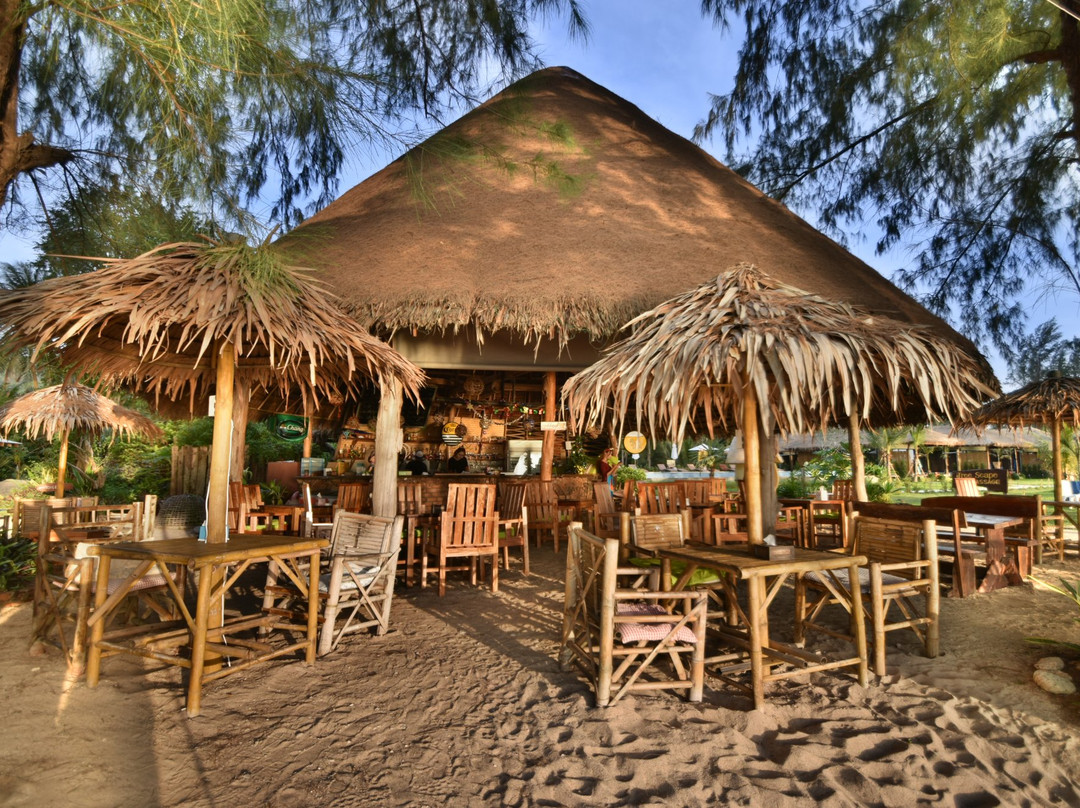 Lym's Bar & Restaurant