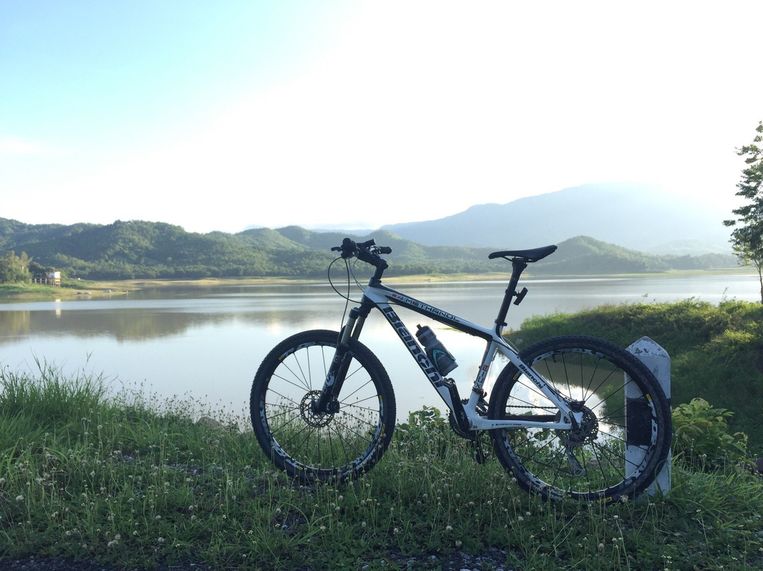 Huai Pa Daeng Reservoir景点图片
