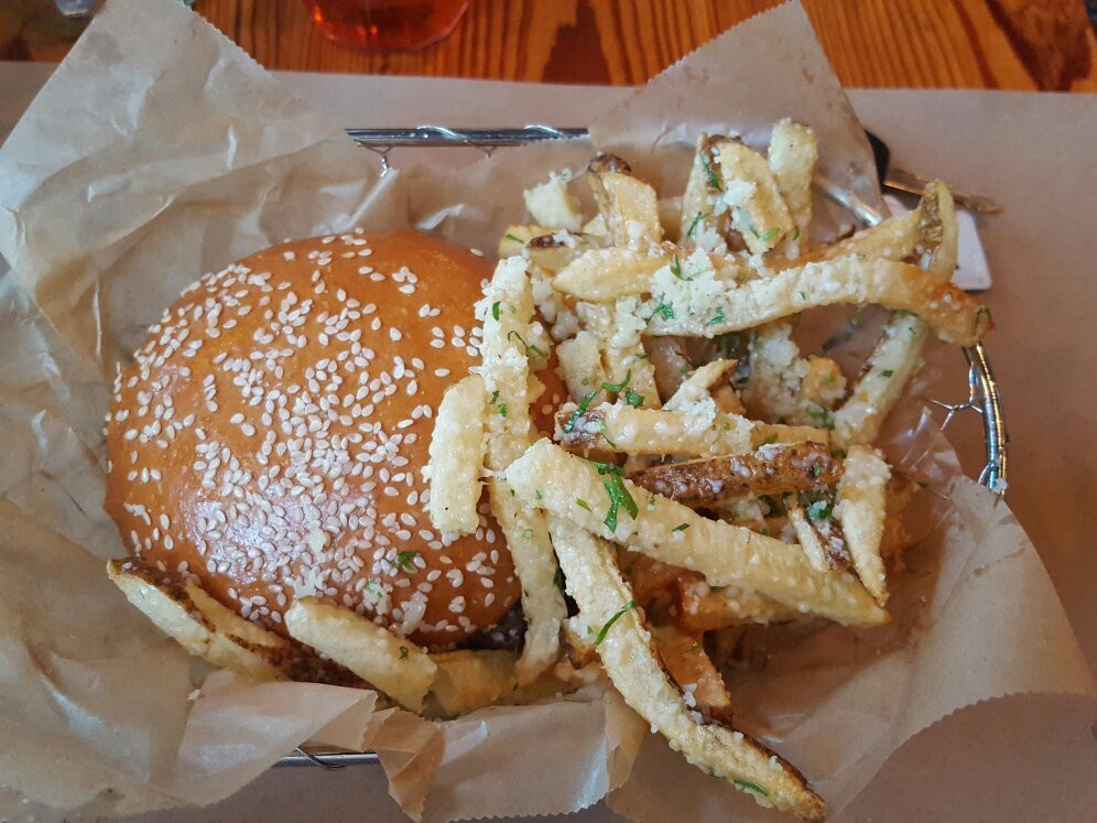 迪凯特餐馆和美食-Farm Burger Decatur
