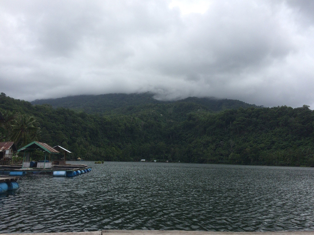 Ngade Lake景点图片