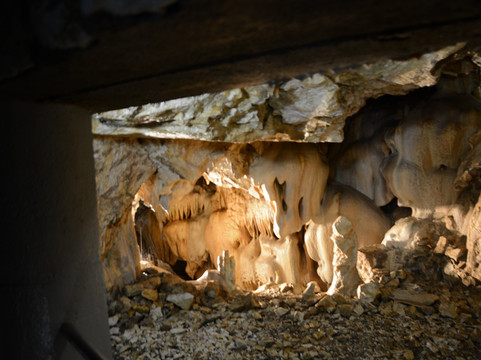 Jeskyne Na Pomezi-耶塞尼克必去景点