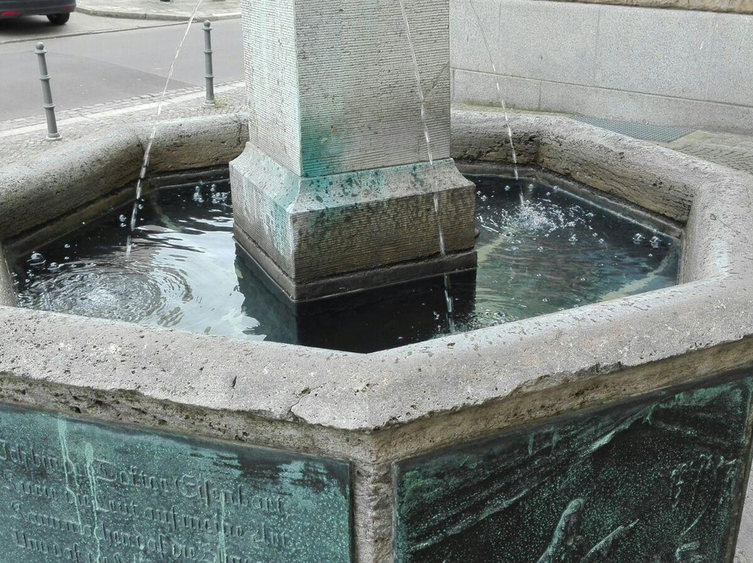 Eisenbartbrunnen-马格德堡必去景点