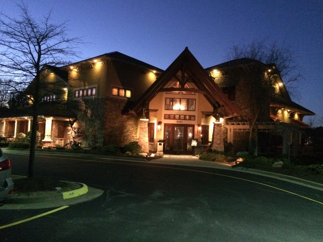 Suffolk餐馆和美食-River Stone Chophouse