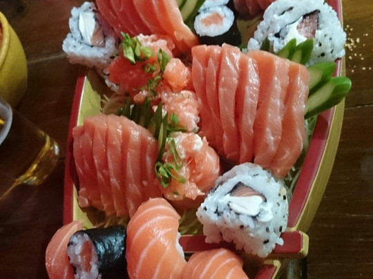 Na Barca Sushi e Grelhados