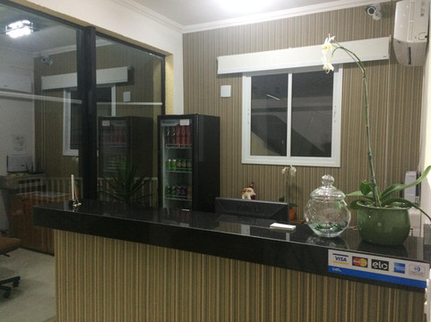 阿拉萨里酒店主图