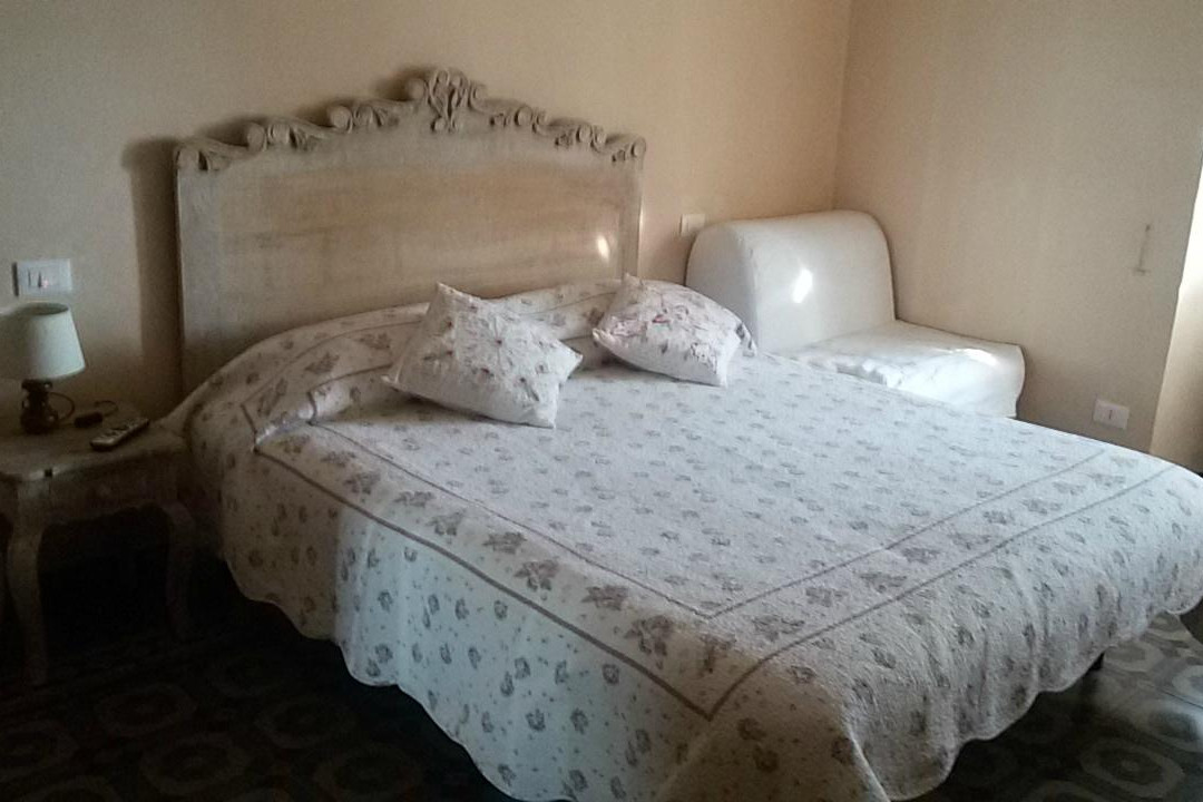 B&B Bed and Blue